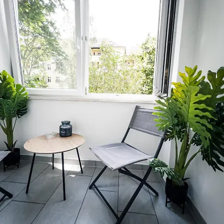 Apartamento Ruhige 2 Schlafzimmer Wohnung: 5 Einzelbetten + Kueche, Modernes Bad, Tv, Waschmaschine Leipzig