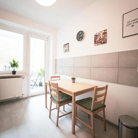 Ruhige 2 Schlafzimmer Wohnung: 5 Einzelbetten + Kueche, Modernes Bad, Tv, Waschmaschine Apartamento Leipzig